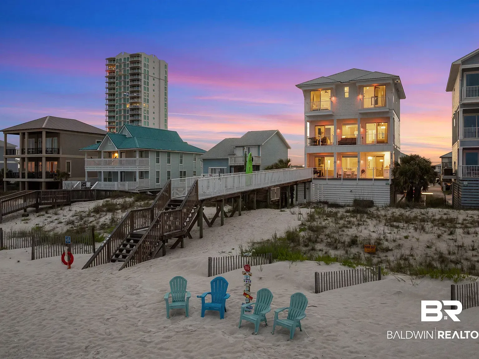 2067 W Beach Blvd photo 1