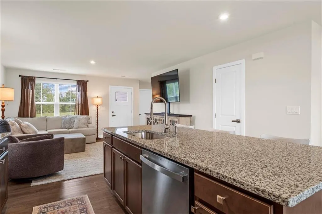 358 Oakleigh Drive photo 13