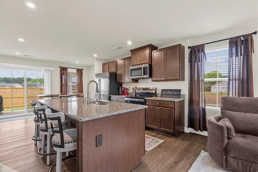 358 Oakleigh Drive photo 10