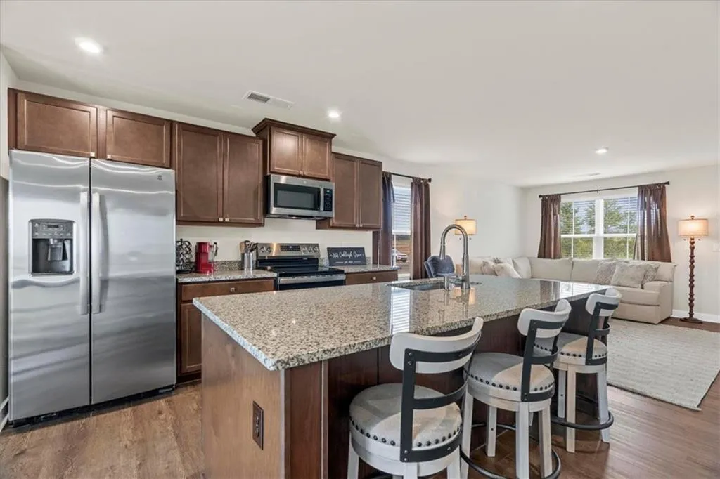 358 Oakleigh Drive photo 9