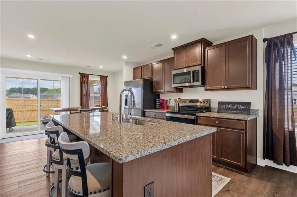 358 Oakleigh Drive photo 8